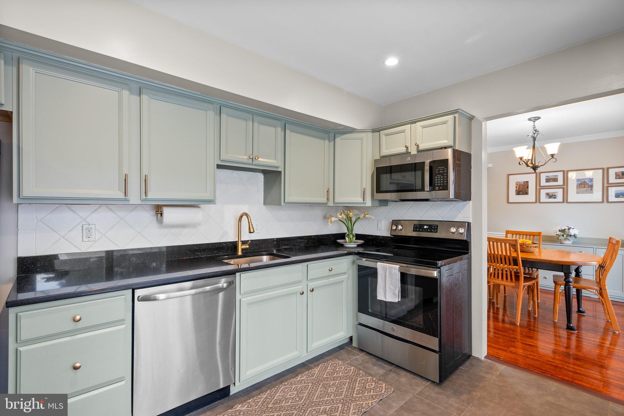 BROOKVILLE KNOLLS - Residential