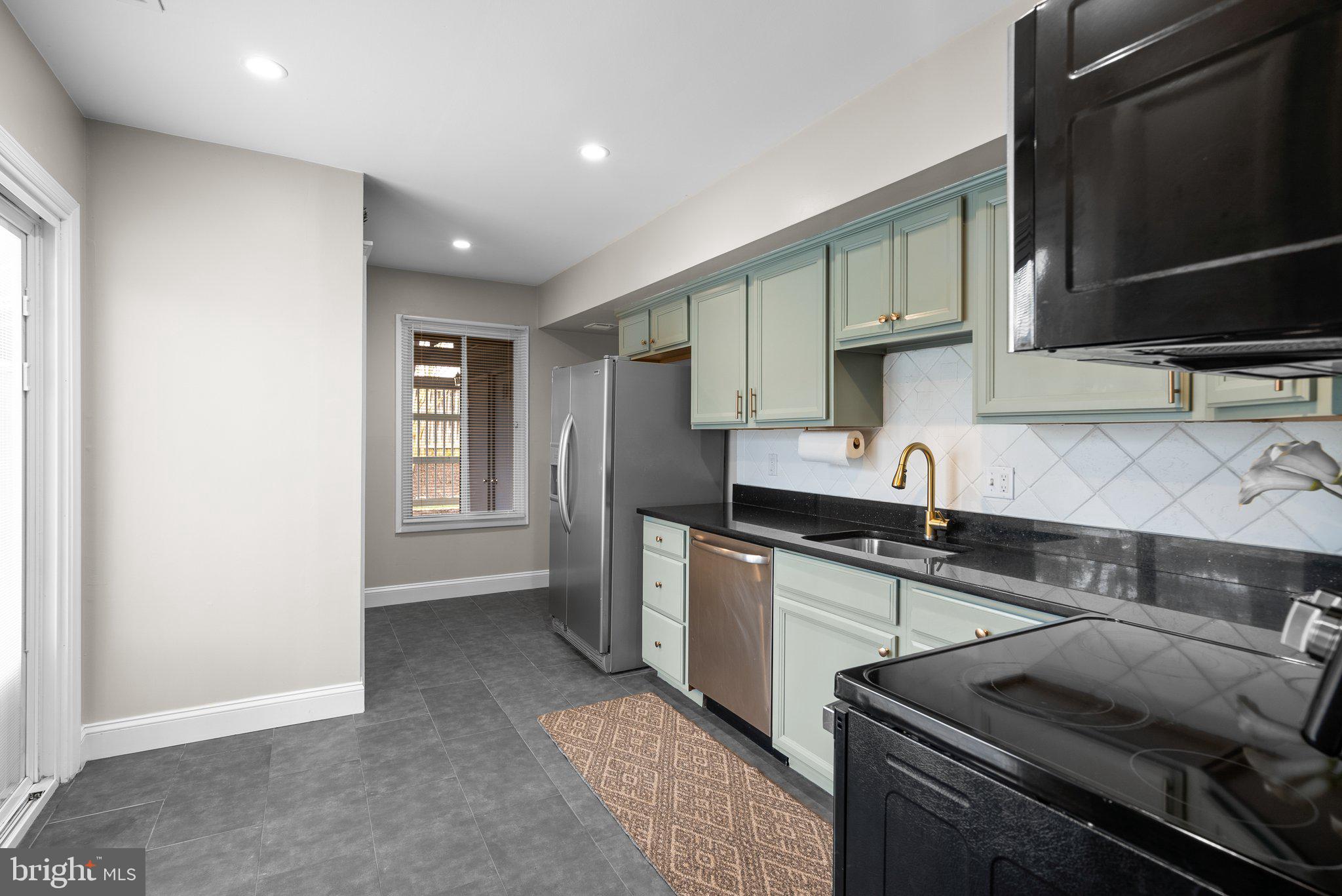 BROOKVILLE KNOLLS - Residential