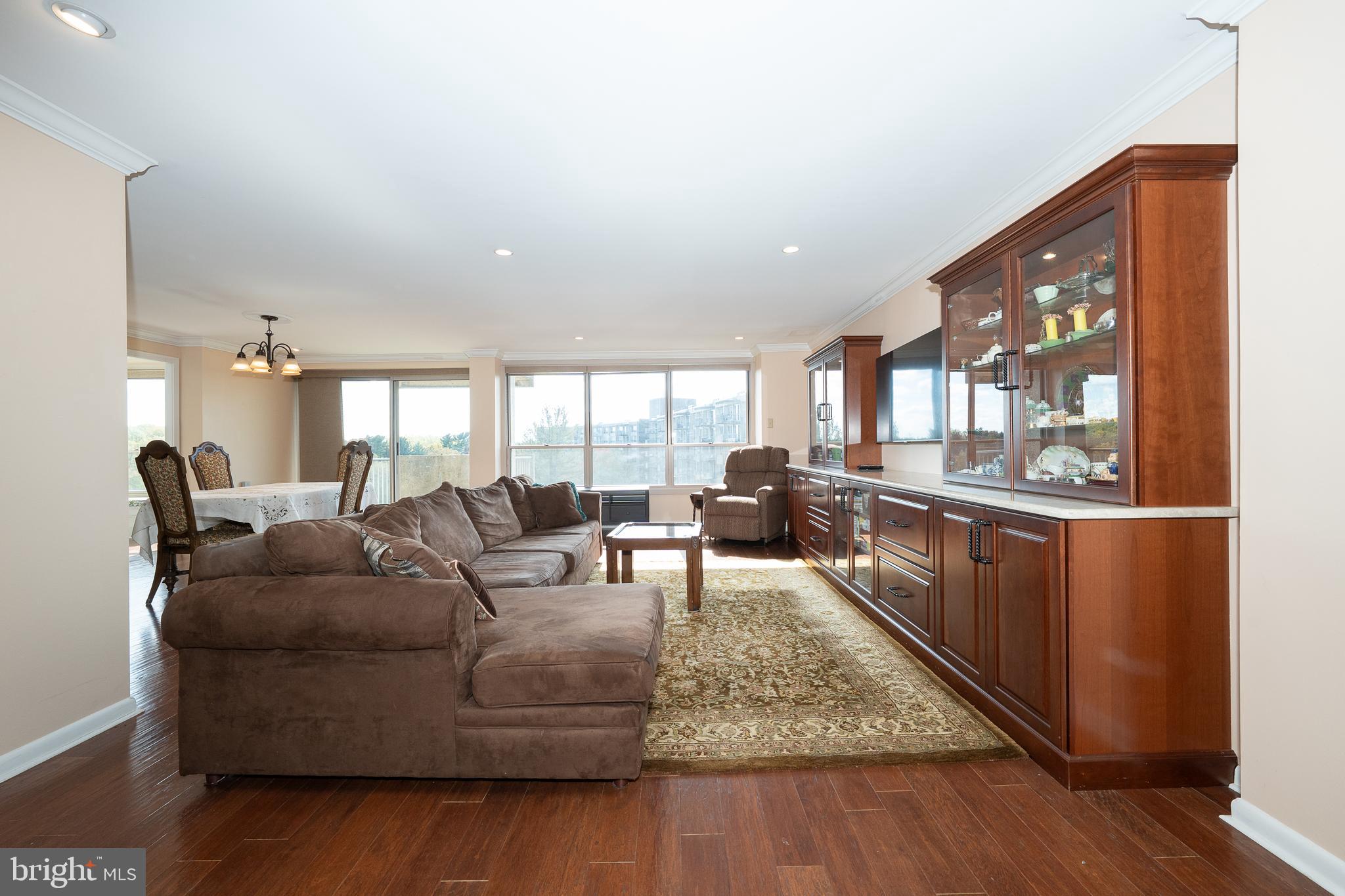 GREEN HILL - Residential