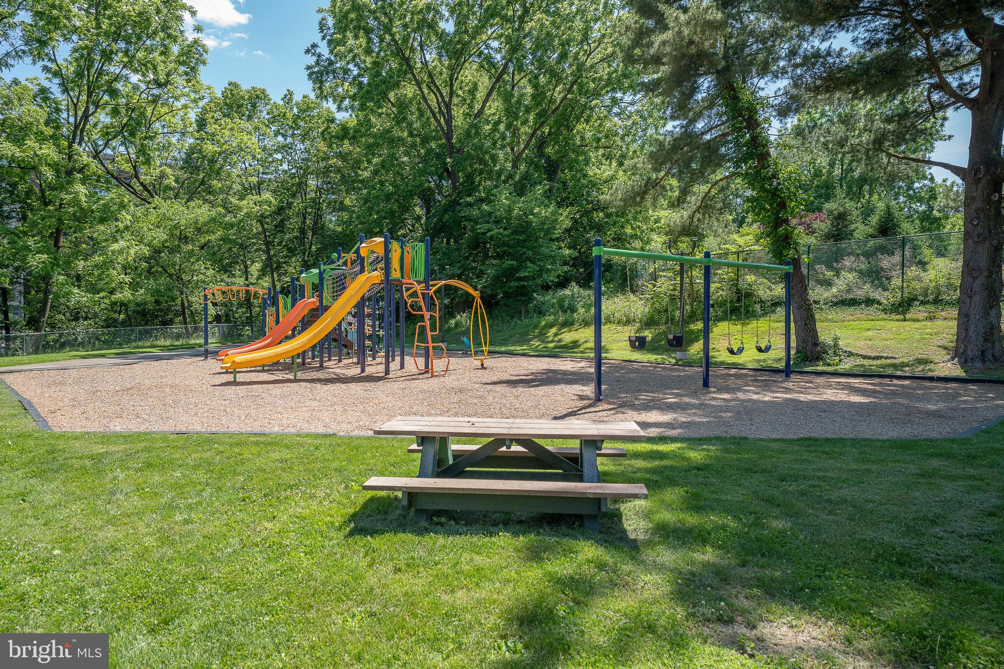 GREEN HILL - Residential