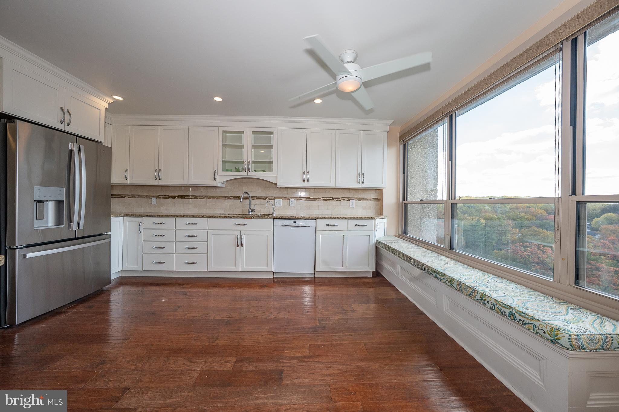 GREEN HILL - Residential