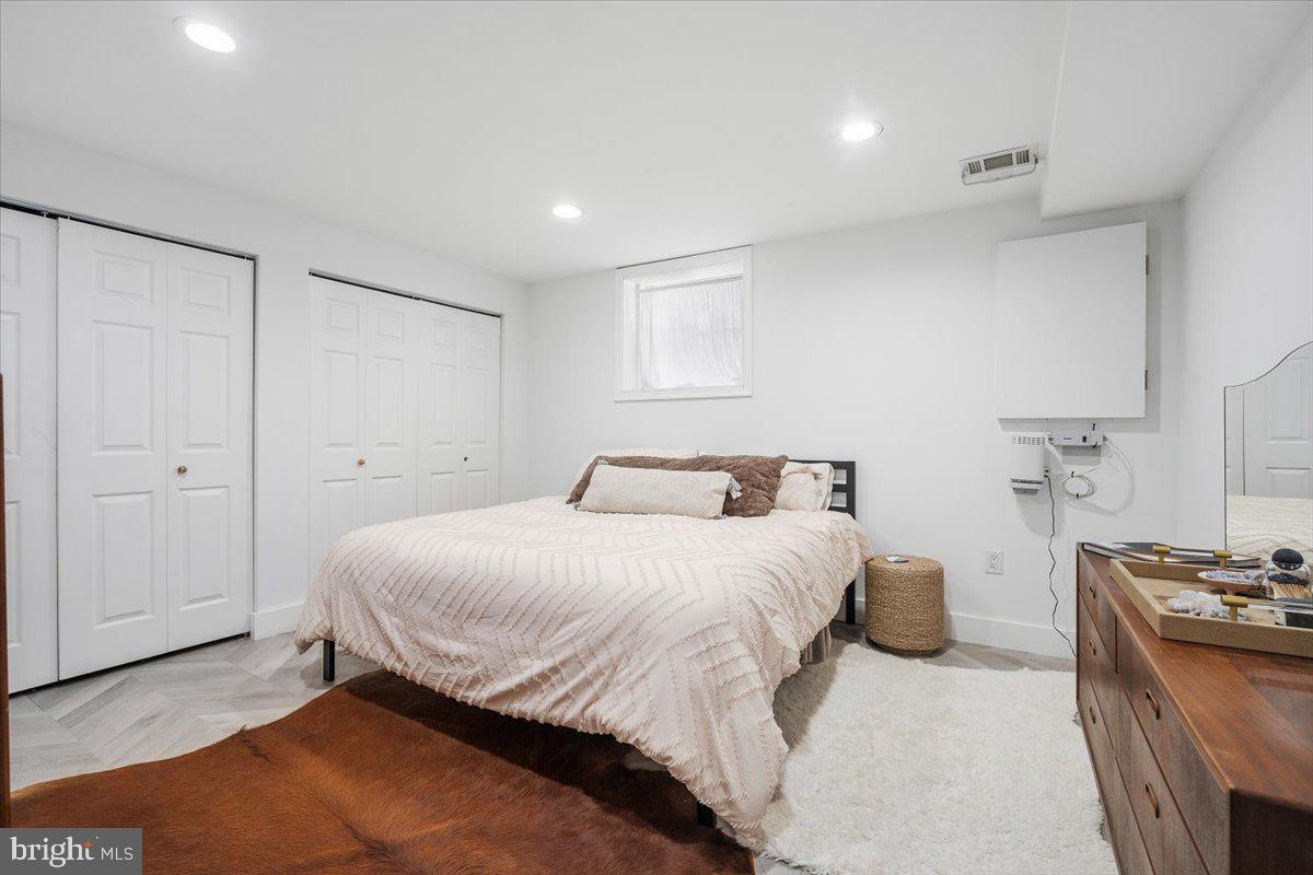 GLEN MILL VILLAGE - Residential