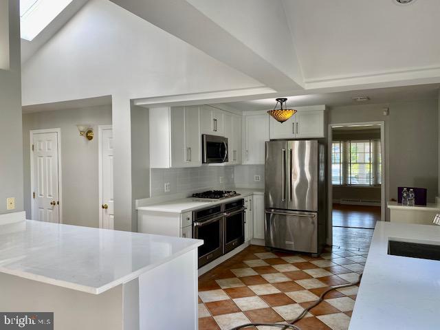 WILLIAMSBURG VILLAGE - Residential Lease