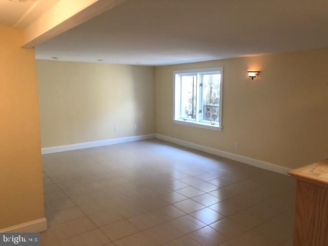 WILLIAMSBURG VILLAGE - Residential Lease