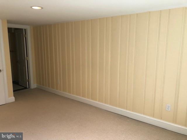 WILLIAMSBURG VILLAGE - Residential Lease