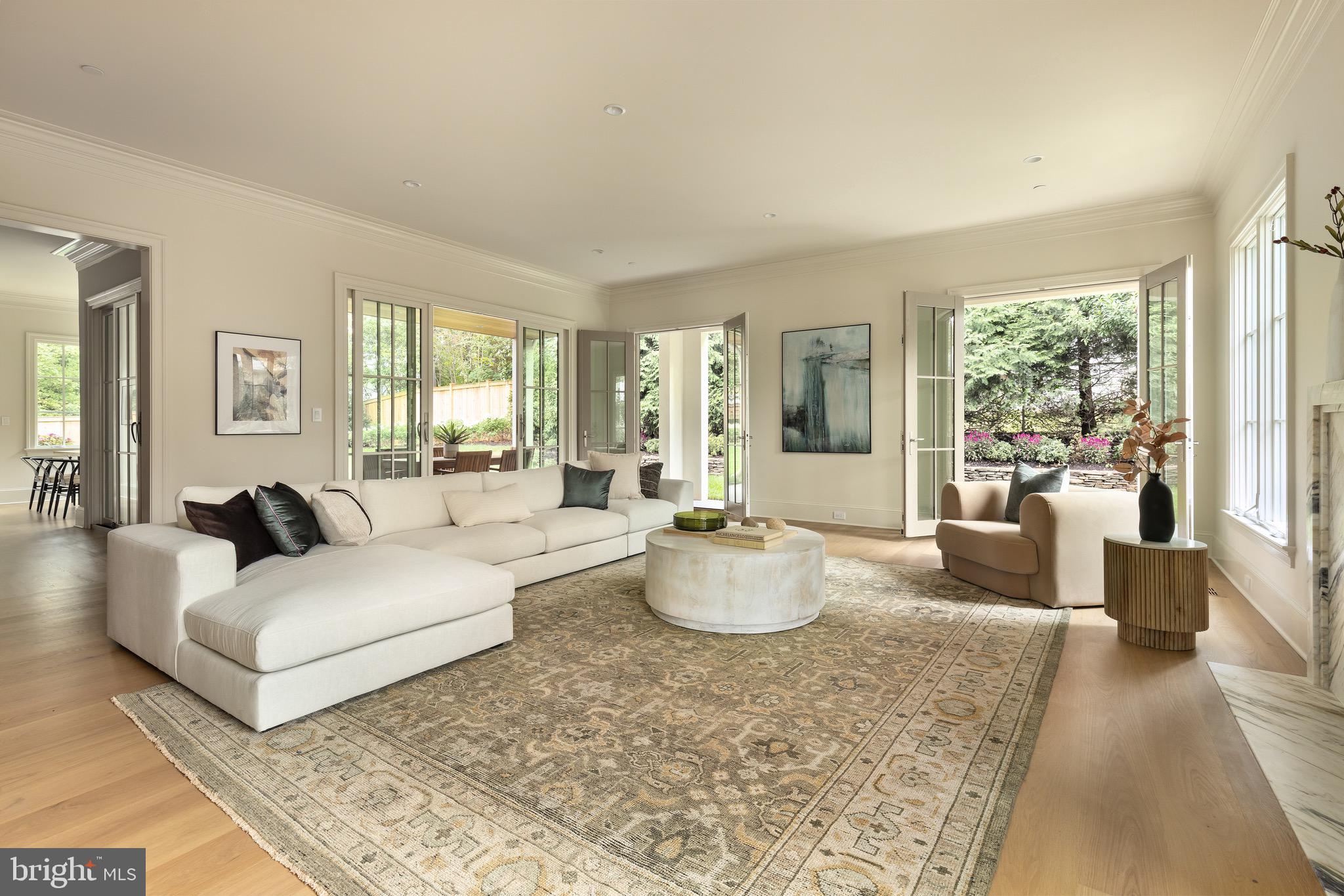 FOREST HILLS - Residential