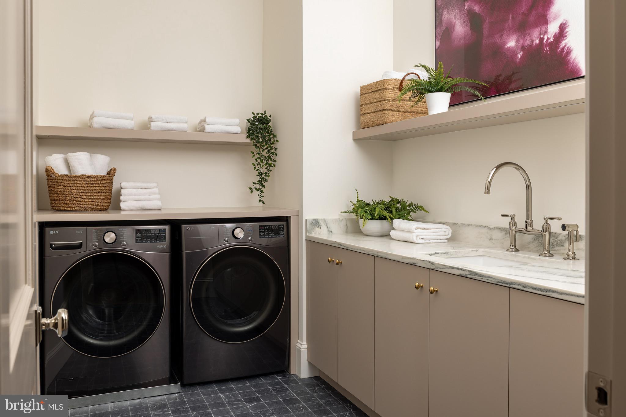 FOREST HILLS - Residential