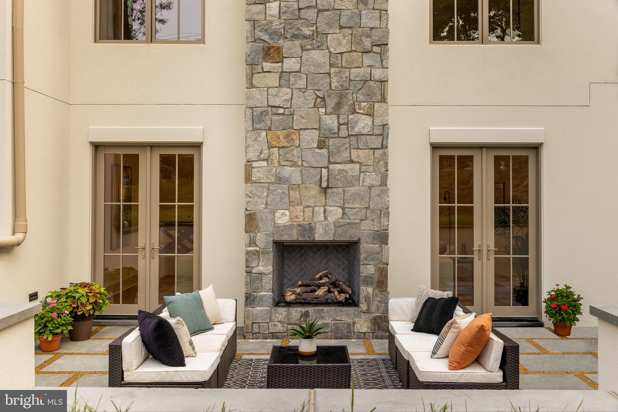 FOREST HILLS - Residential