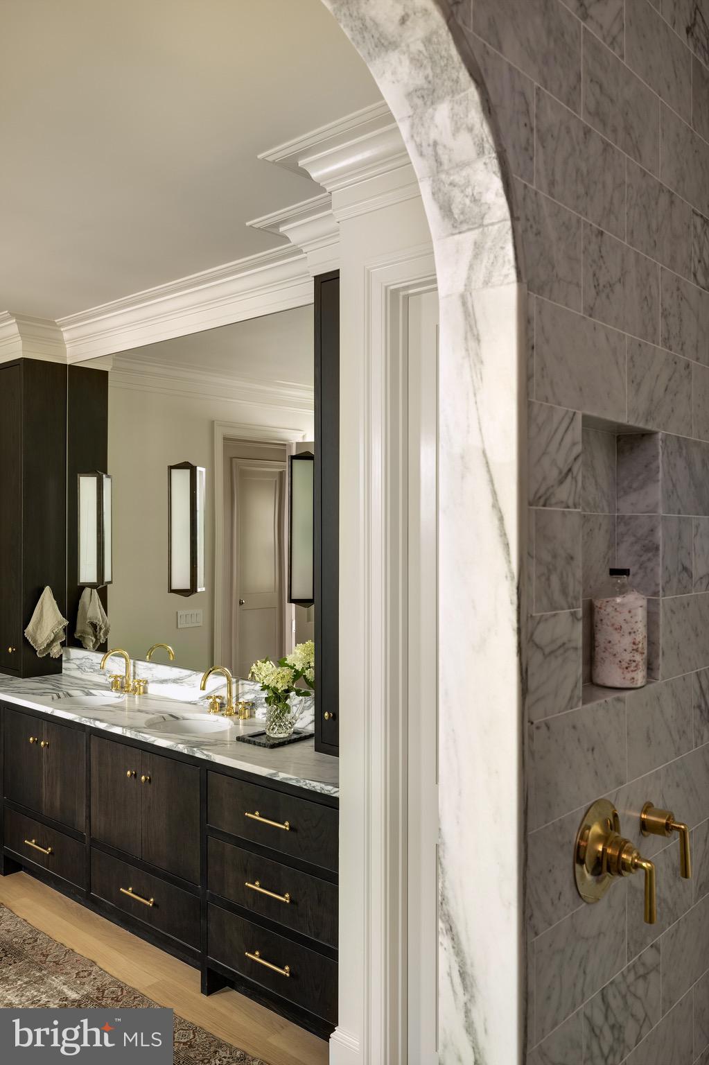 FOREST HILLS - Residential