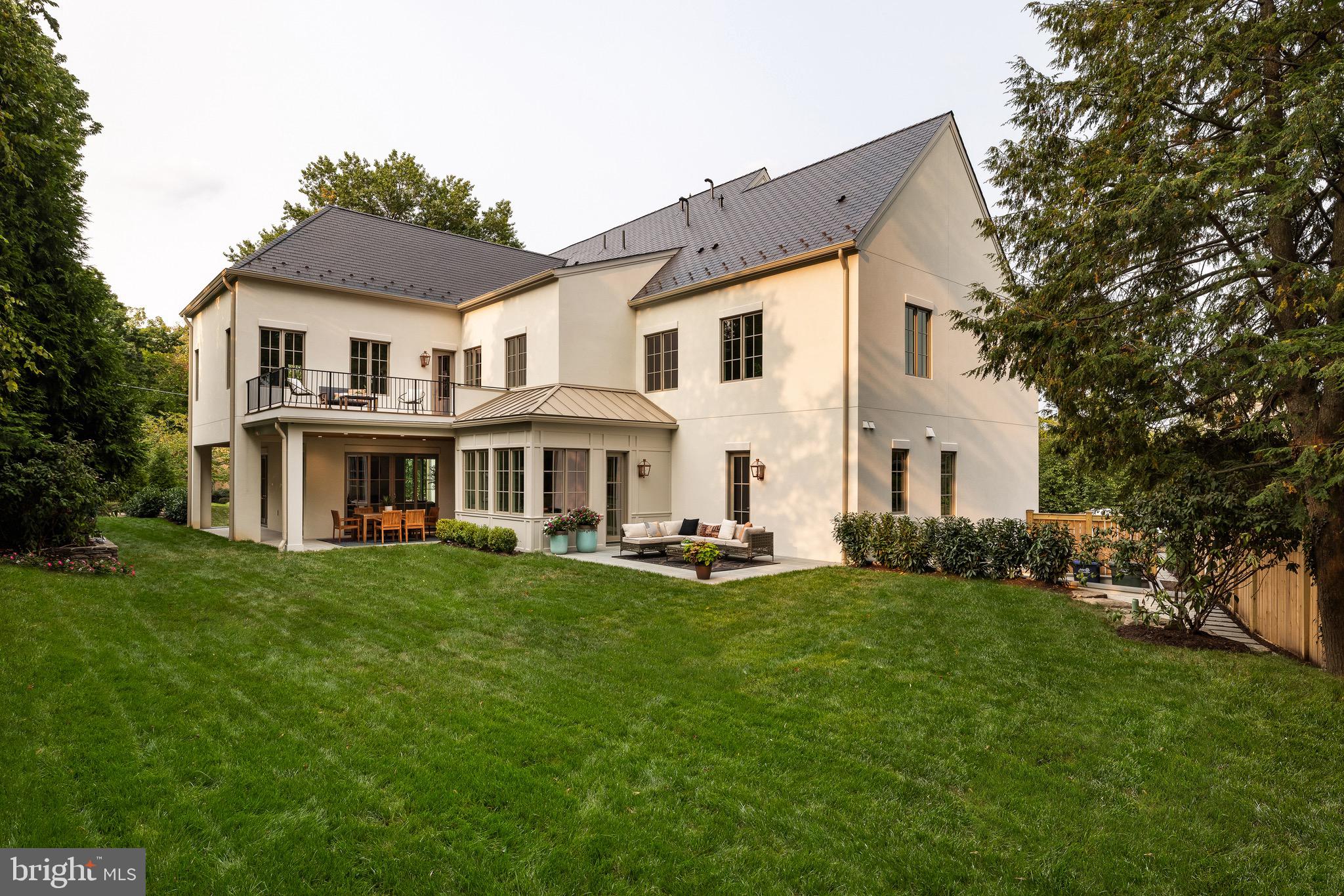 2934 ELLICOTT TERRACE NW