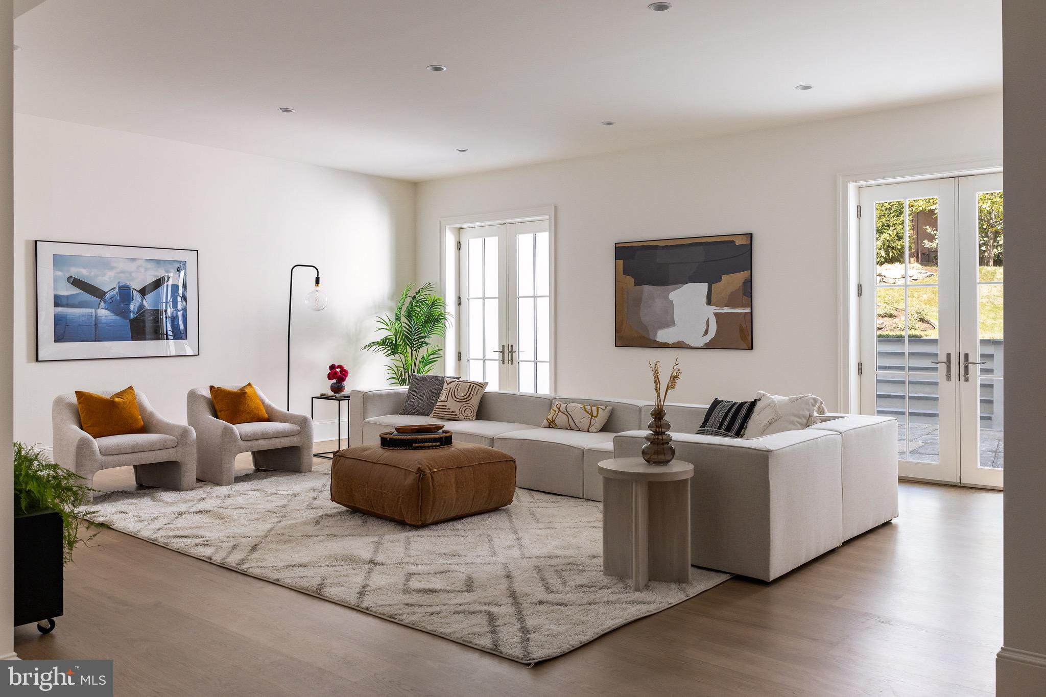 FOREST HILLS - Residential