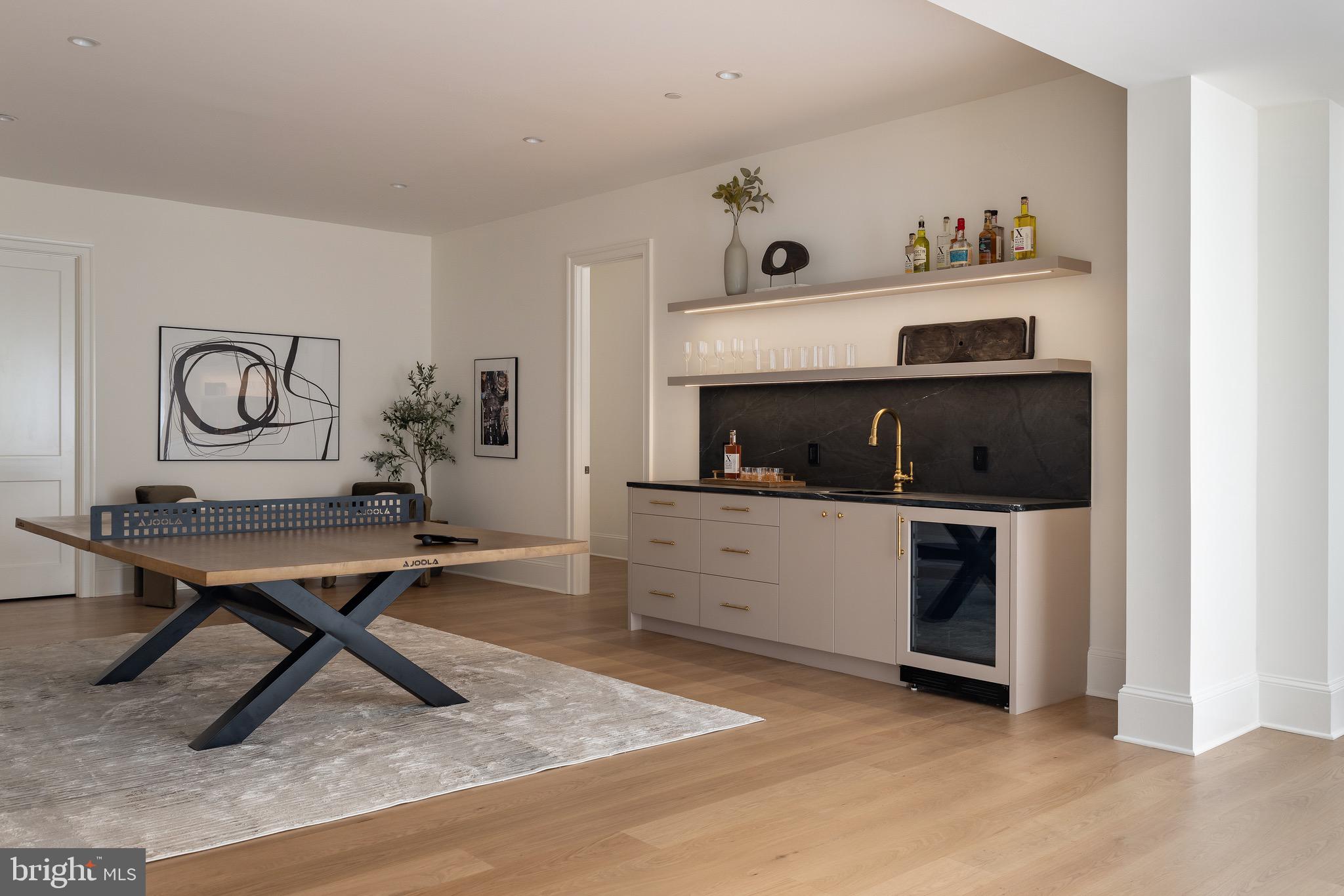FOREST HILLS - Residential