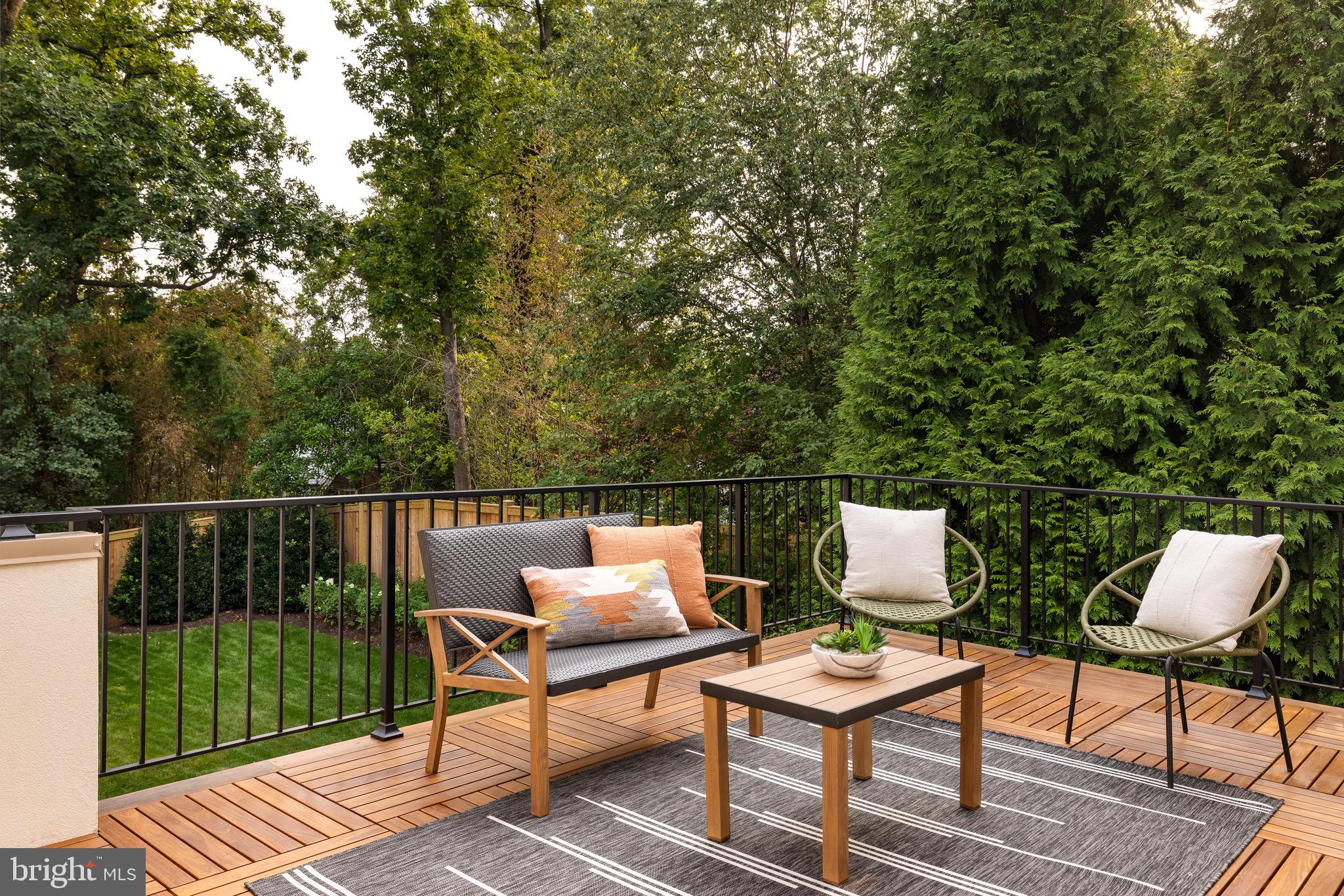 FOREST HILLS - Residential
