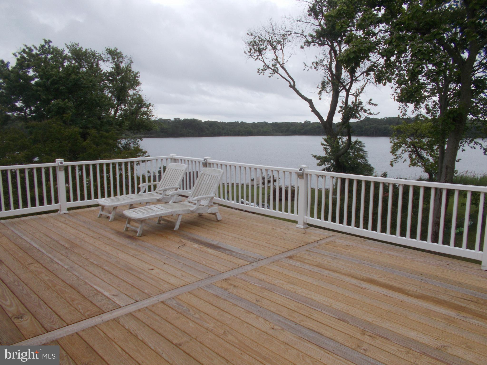 2115 LAKE DRIVE