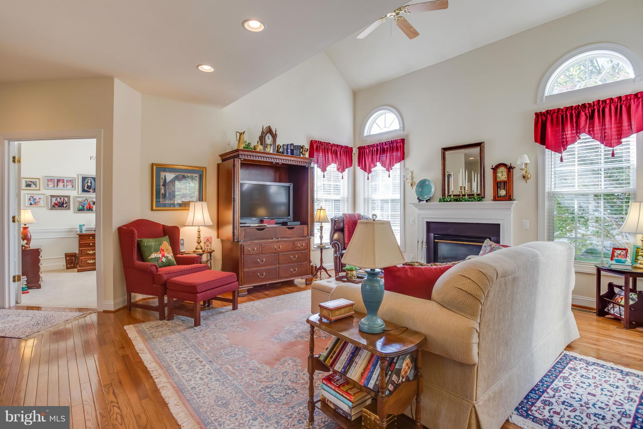 BELMONT CENTER - Residential