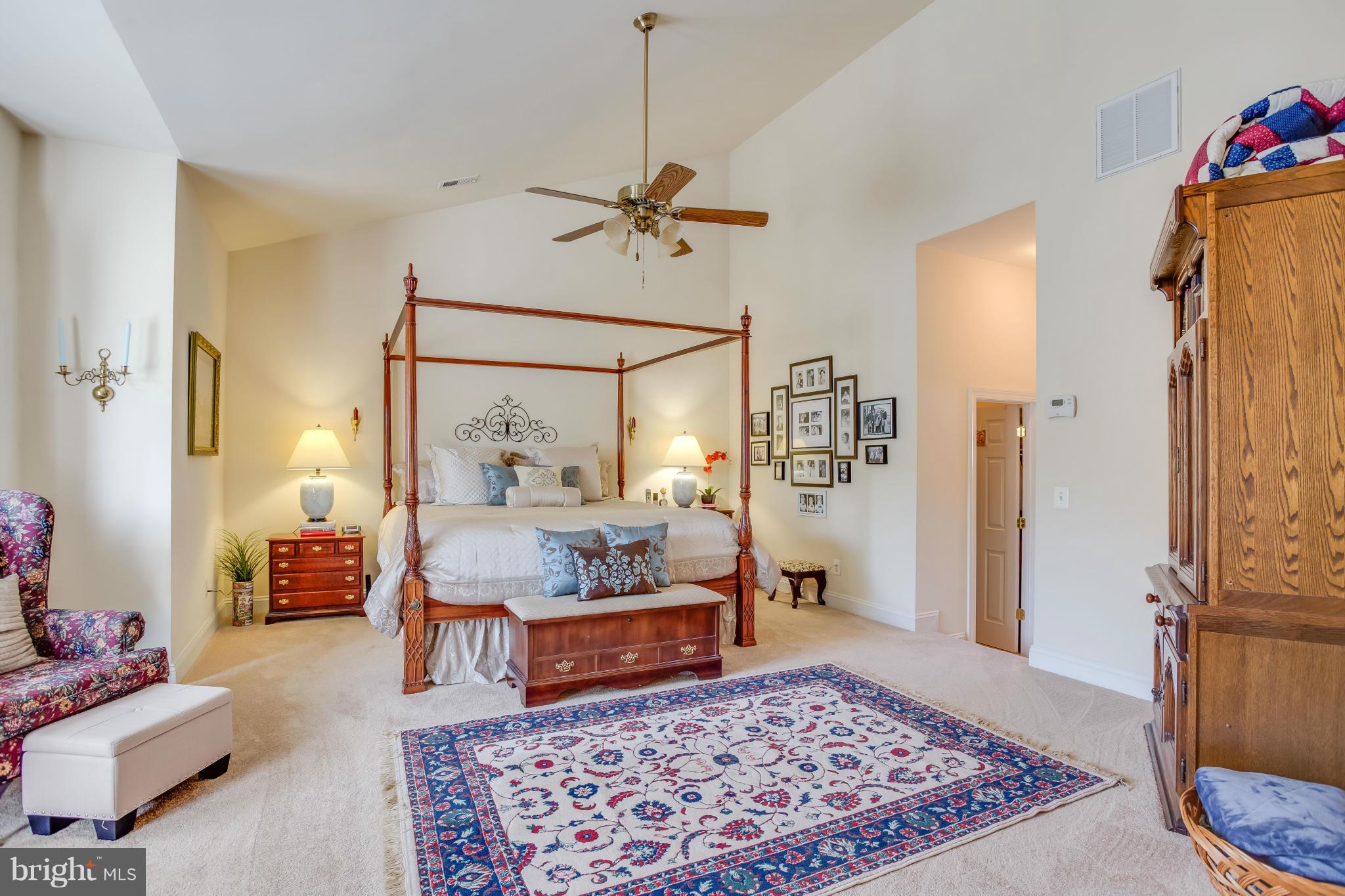 BELMONT CENTER - Residential