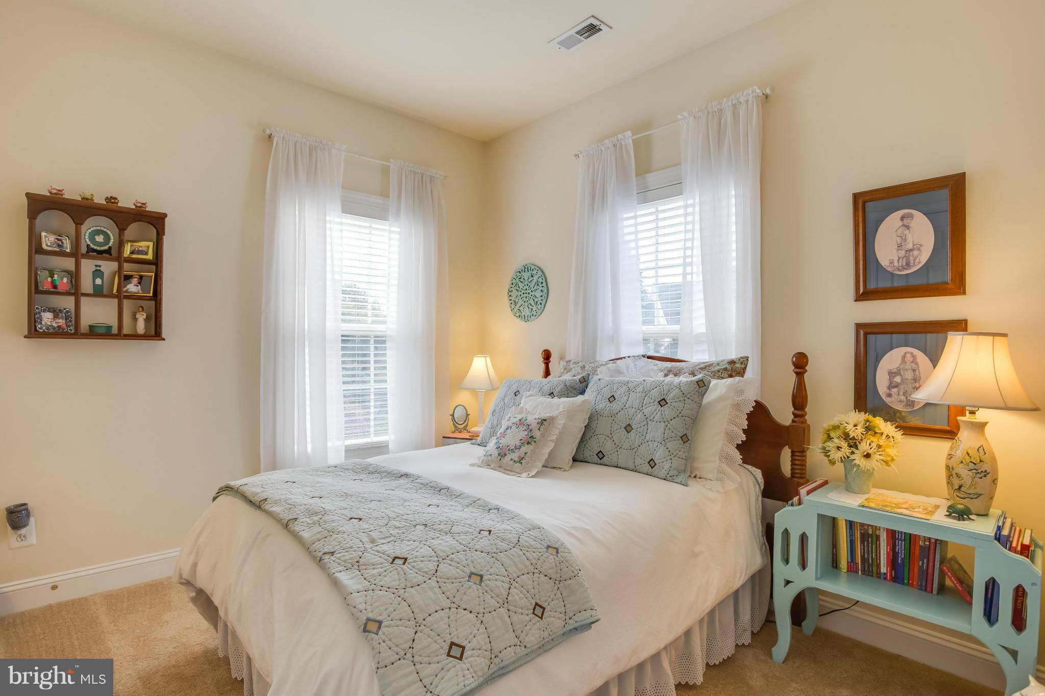 BELMONT CENTER - Residential