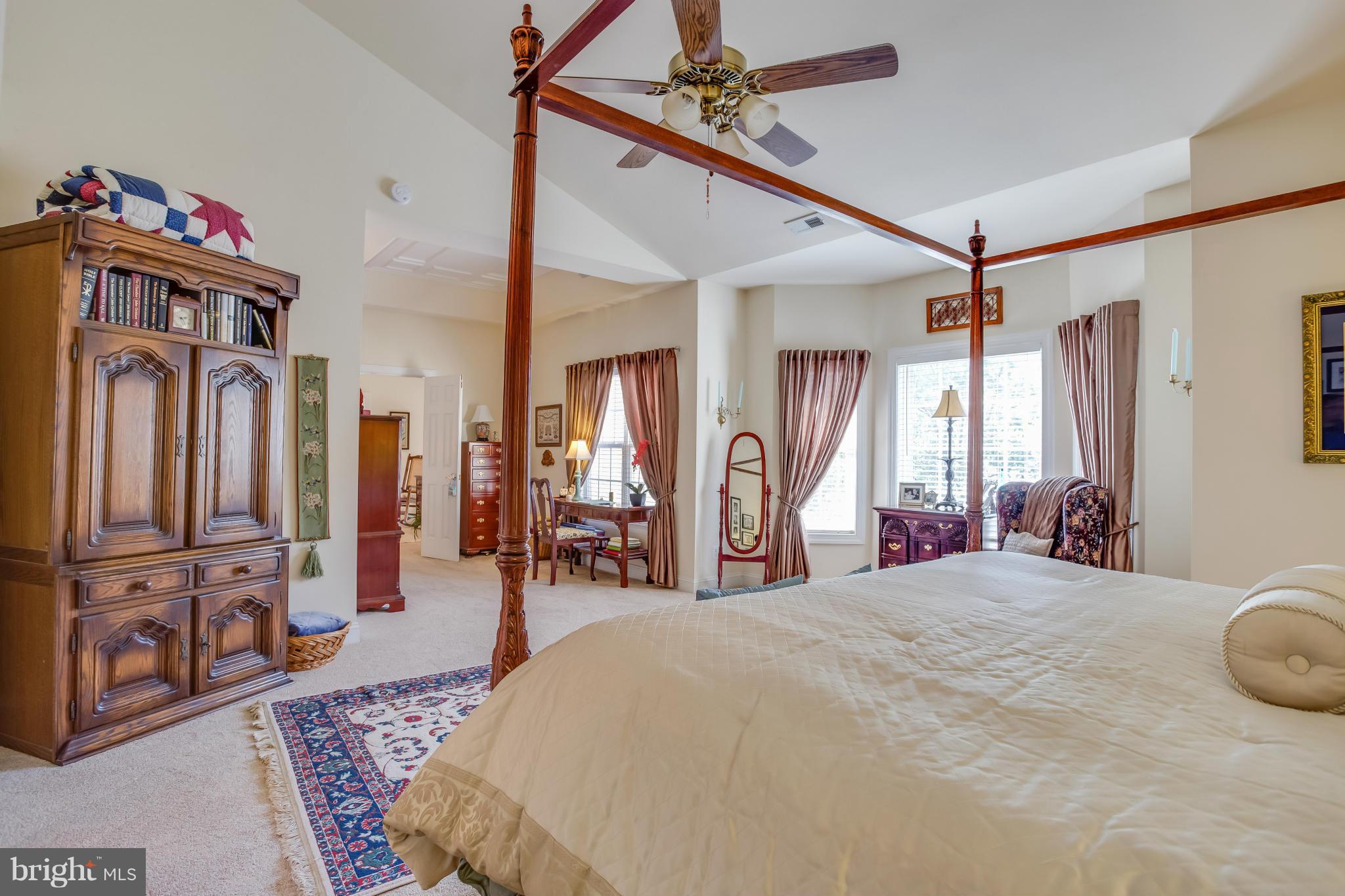 BELMONT CENTER - Residential