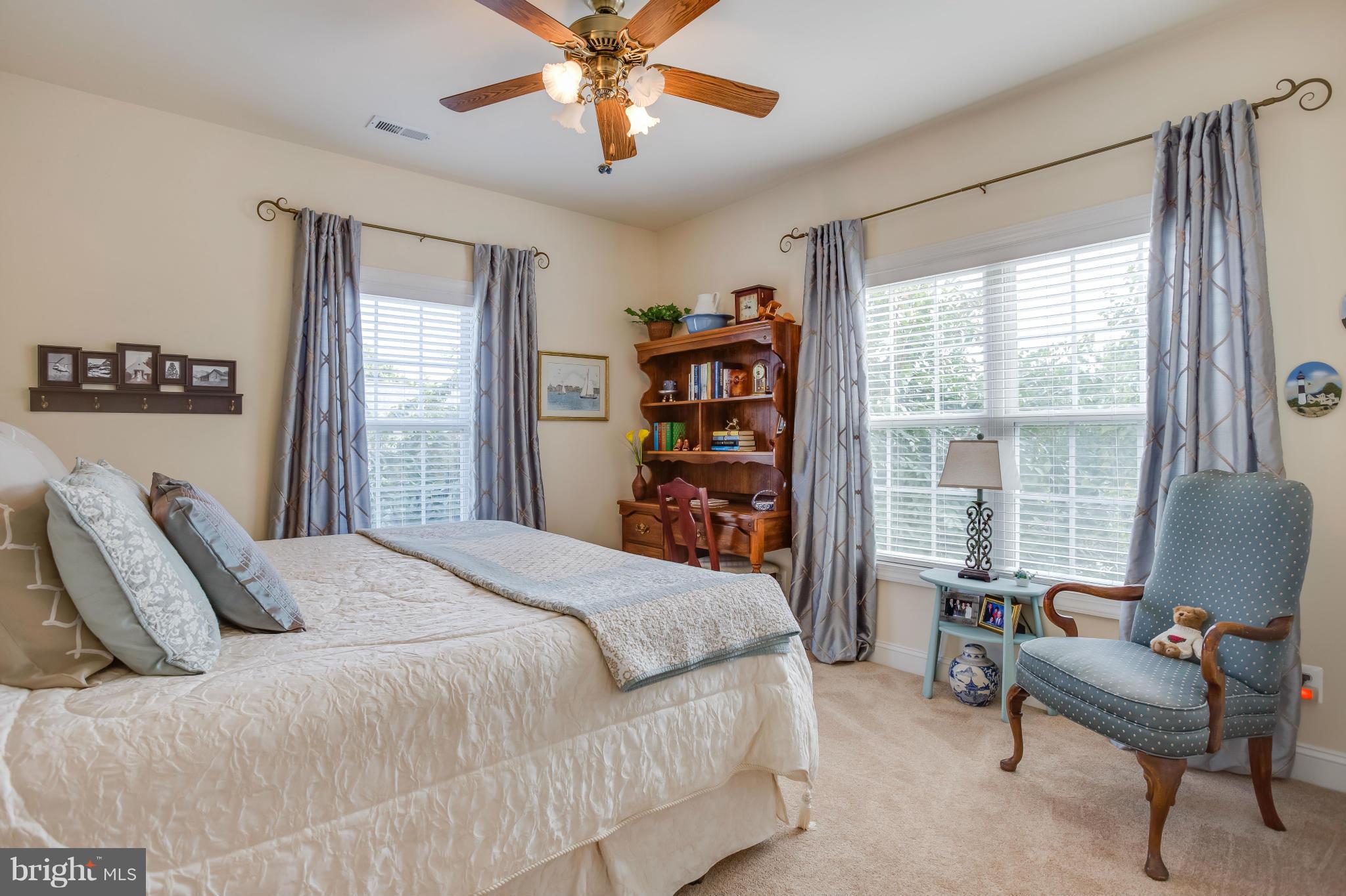 BELMONT CENTER - Residential