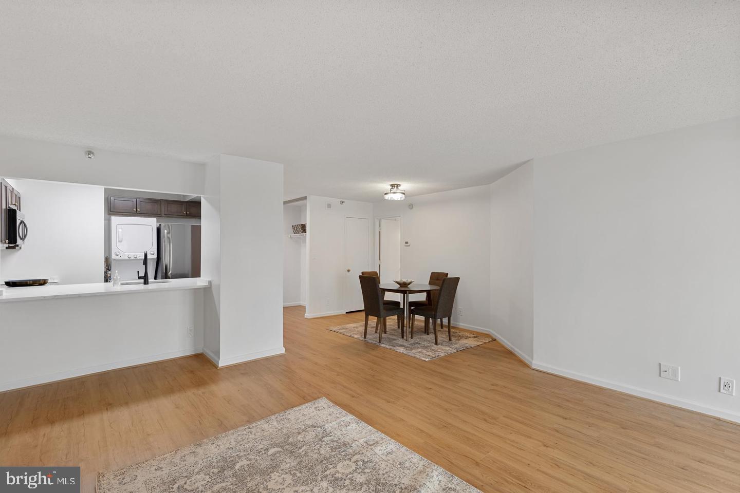 ALTA VISTA - Residential Lease