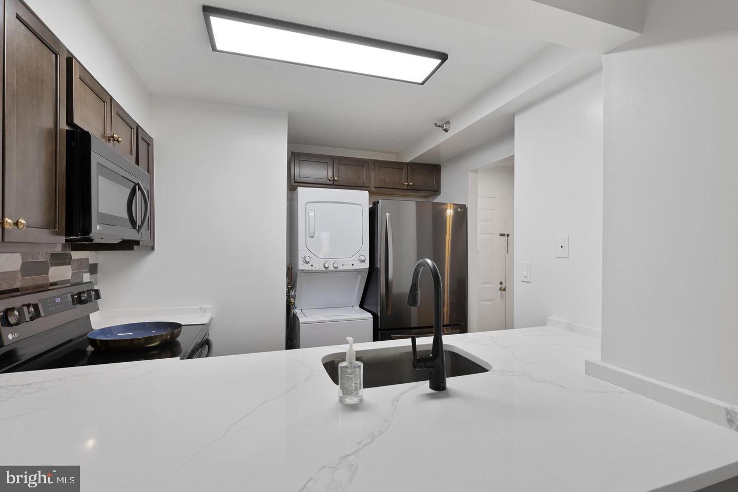 ALTA VISTA - Residential Lease