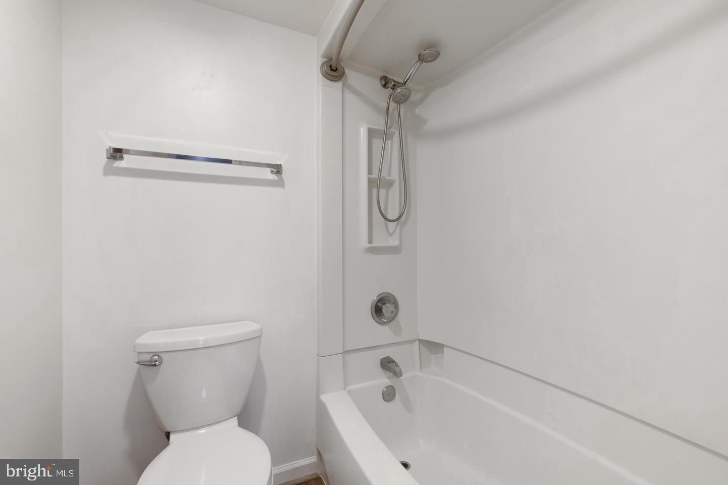 ALTA VISTA - Residential Lease