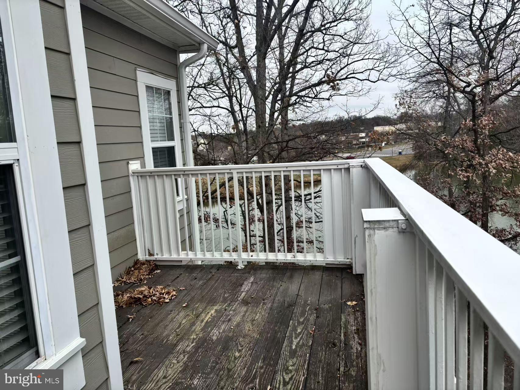 EDGEWATER AT TOWN CENTER - Residential Lease