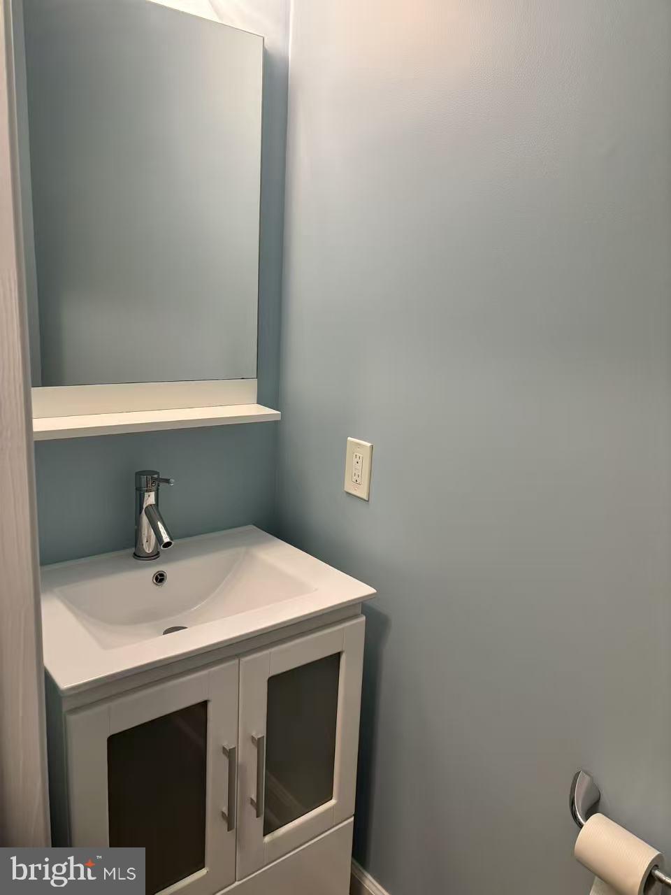 EDGEWATER AT TOWN CENTER - Residential Lease