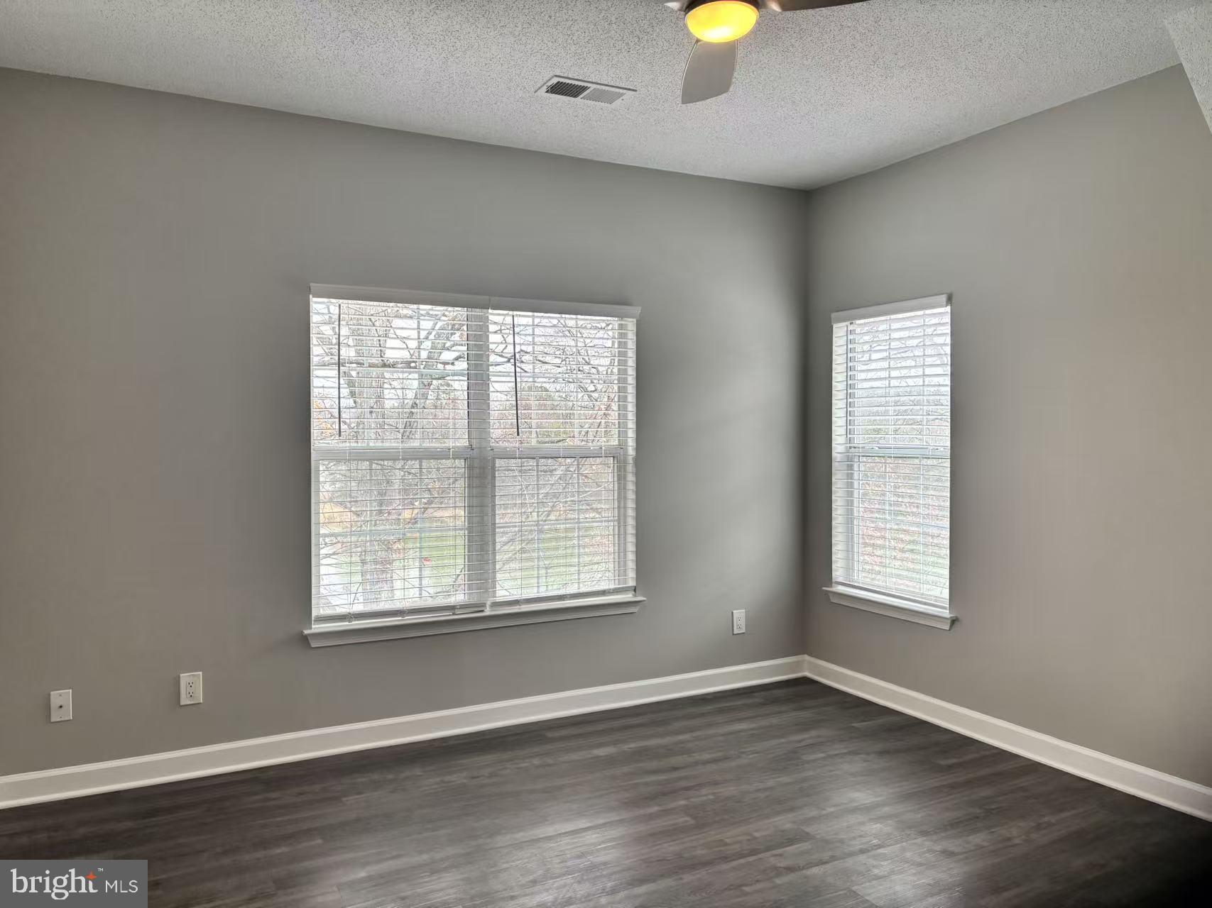 EDGEWATER AT TOWN CENTER - Residential Lease