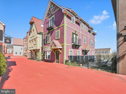 Photo of 5 S Village Circle, Reinholds, PA 17569 (MLS # PALA2048280)