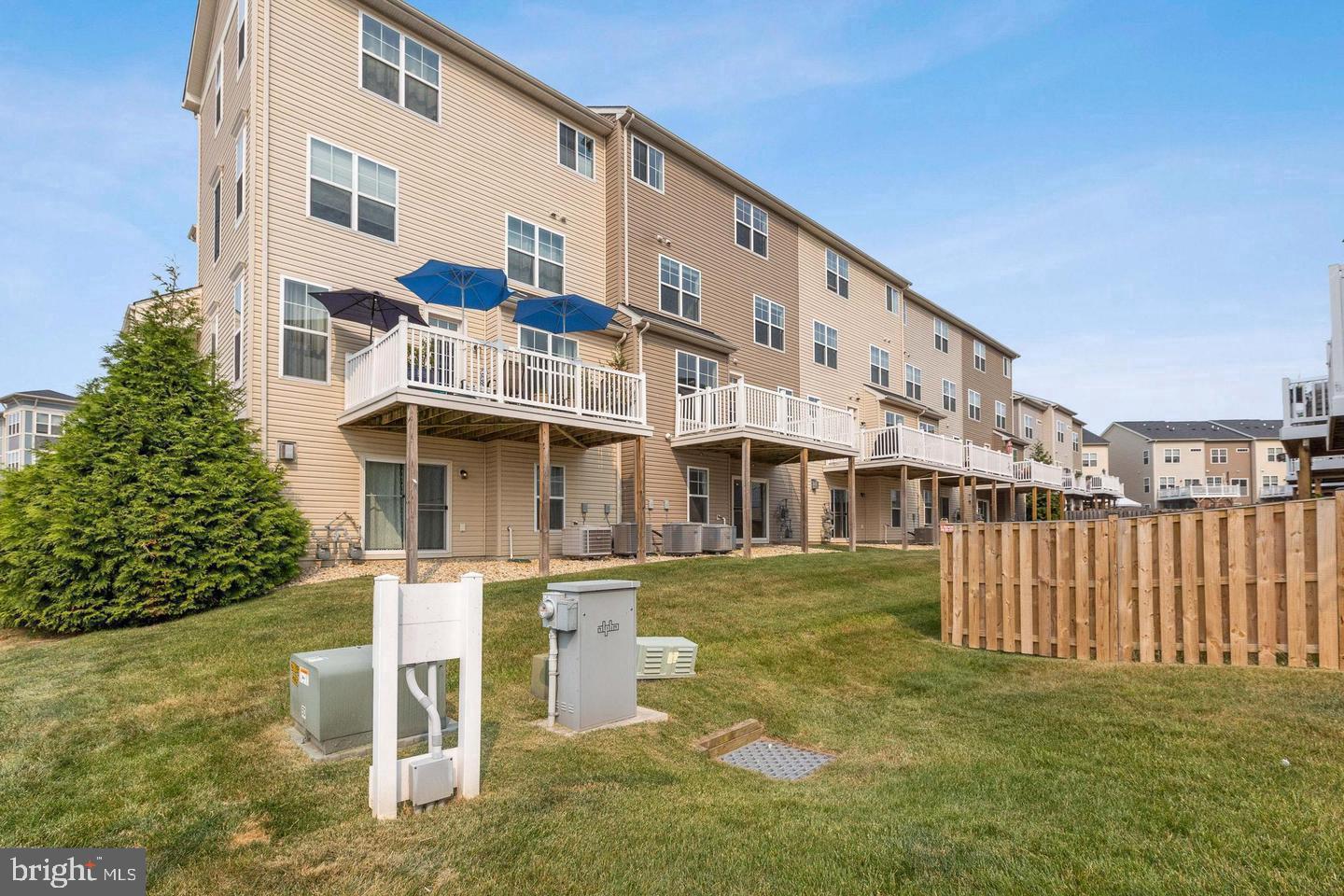 JEFFERSON PLACE - Residential