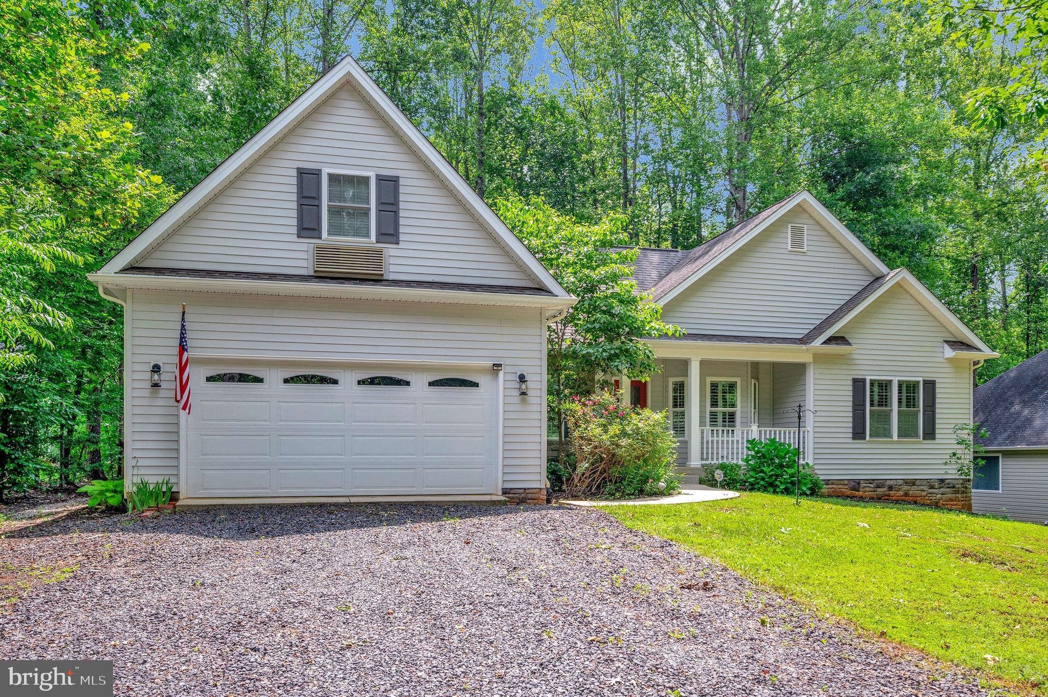 106 CLOVERHILL COURT