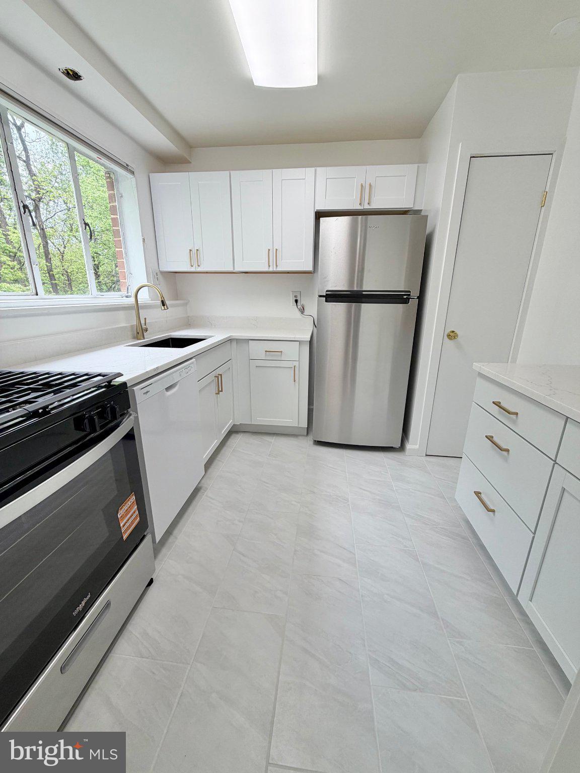 PARKSIDE CONDOMINIUMS - Residential