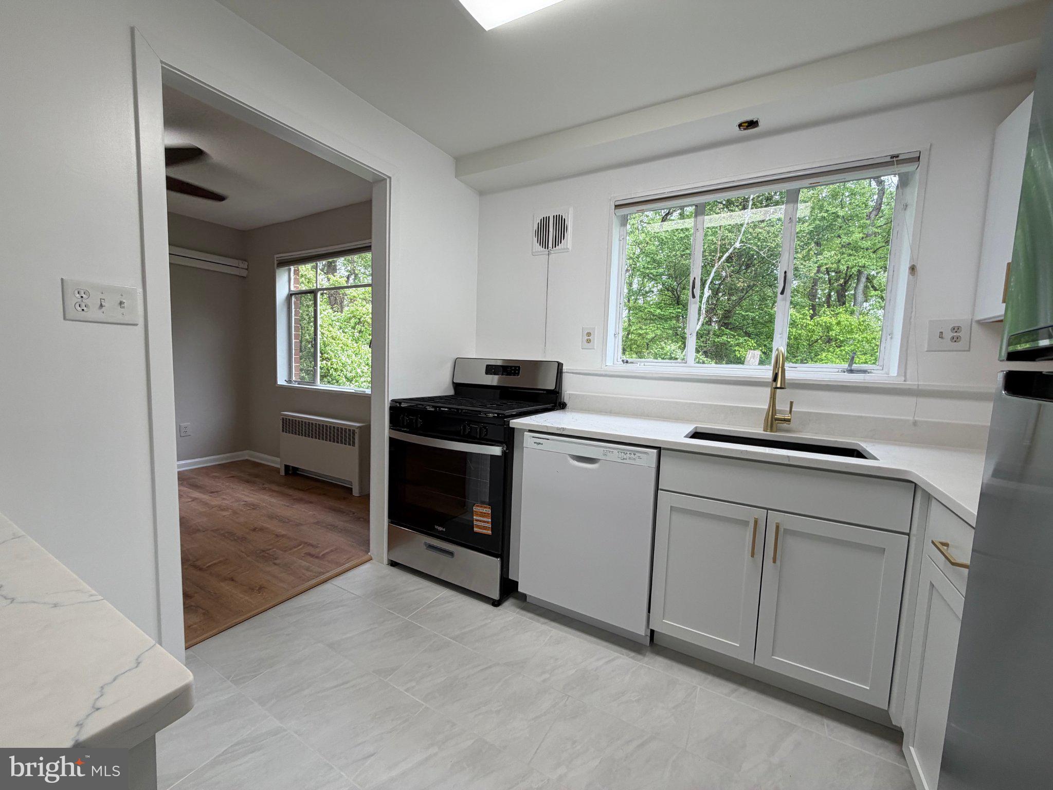 PARKSIDE CONDOMINIUMS - Residential