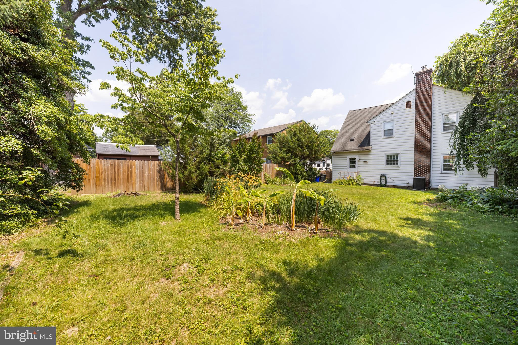 215 N VINEYARD BOULEVARD
