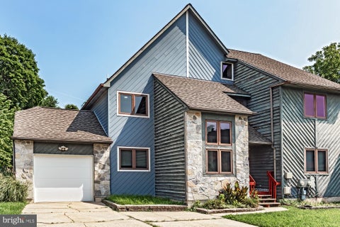 Townhouse For Rent - 35 Foxtail Court<br/> New Castle County, NEWARK, DE 19711
