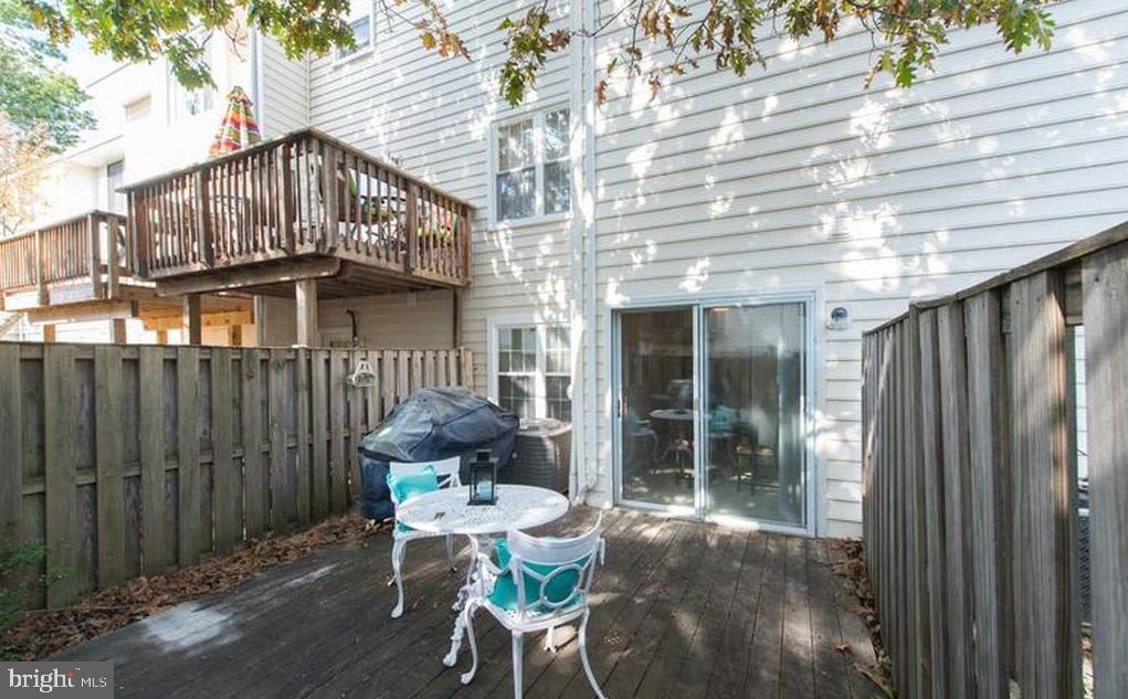 CROFTON MEADOWS - Residential Lease