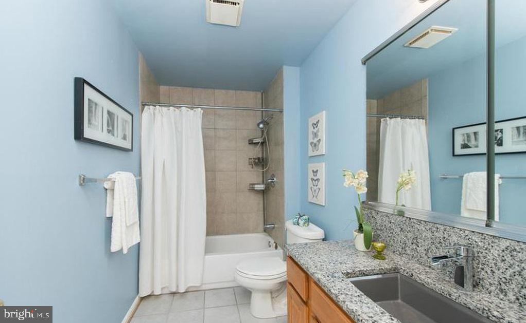 CROFTON MEADOWS - Residential Lease