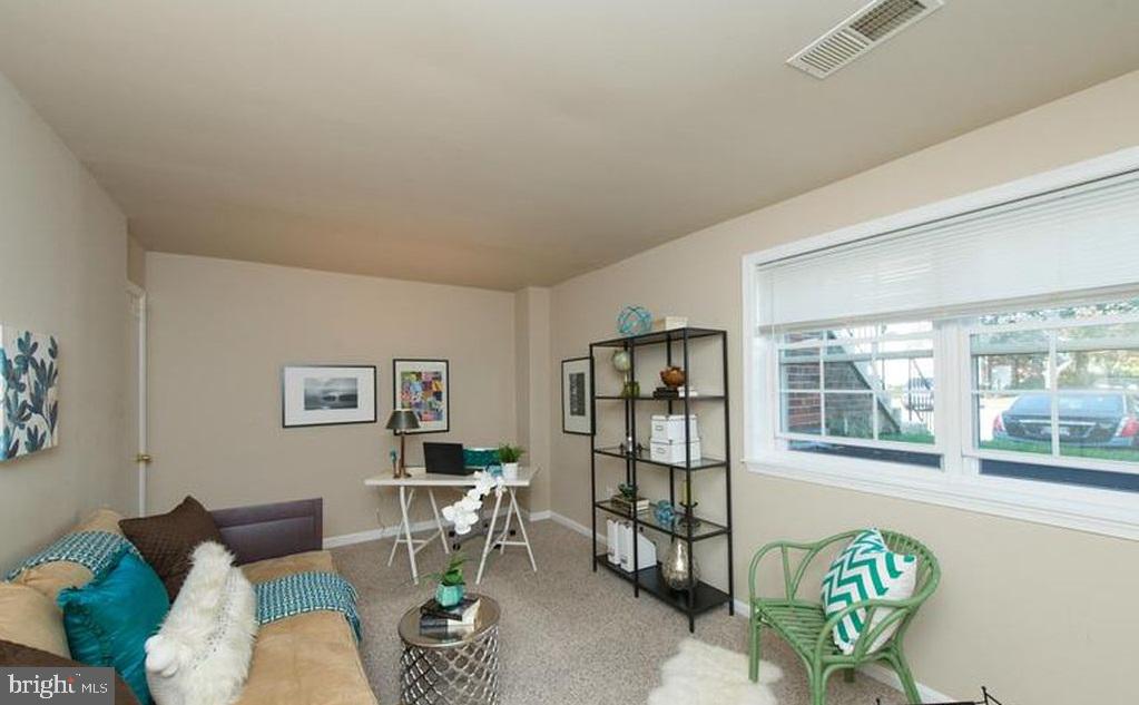 CROFTON MEADOWS - Residential Lease