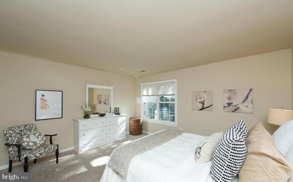 CROFTON MEADOWS - Residential Lease