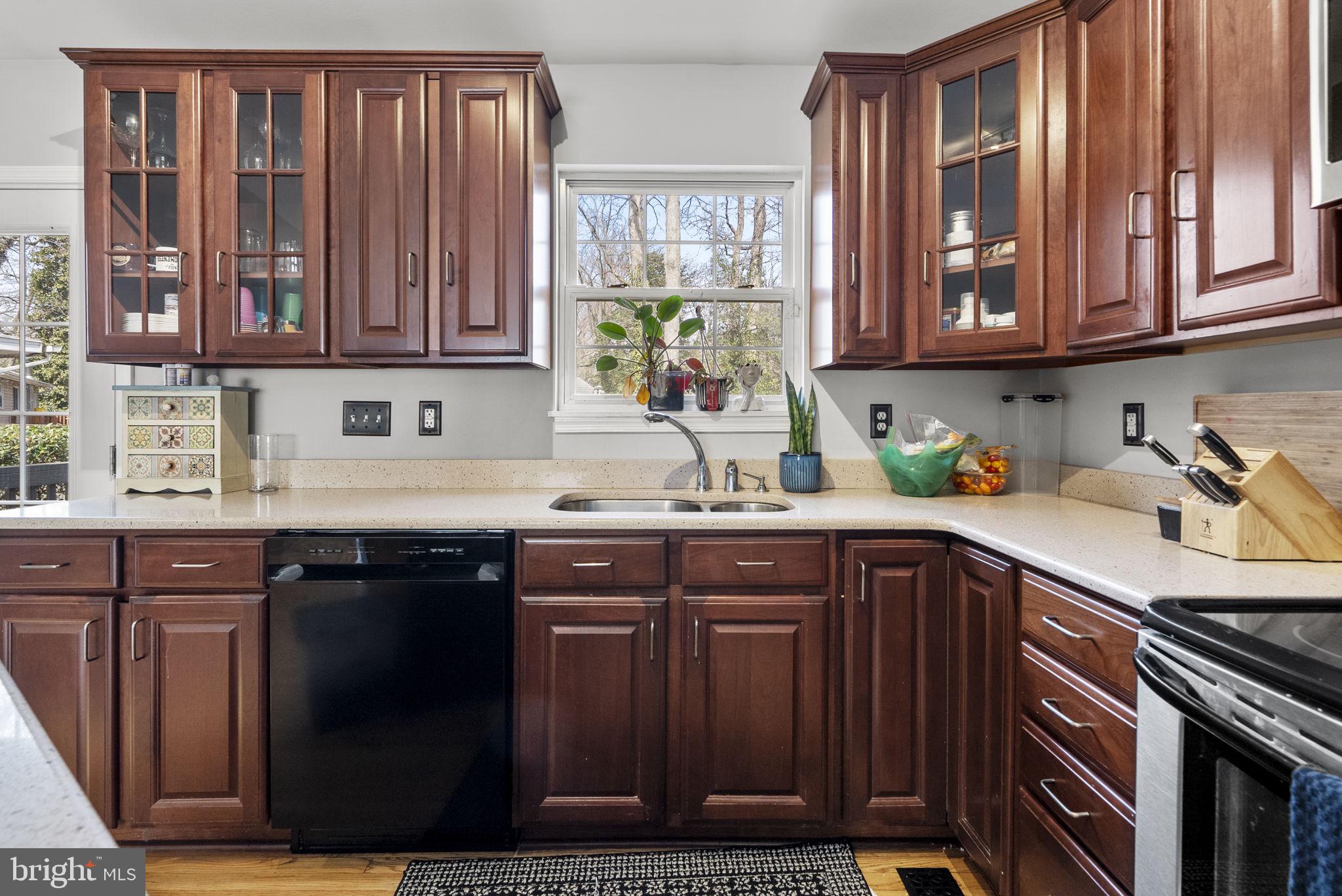 SUNRISE BEACH - Residential