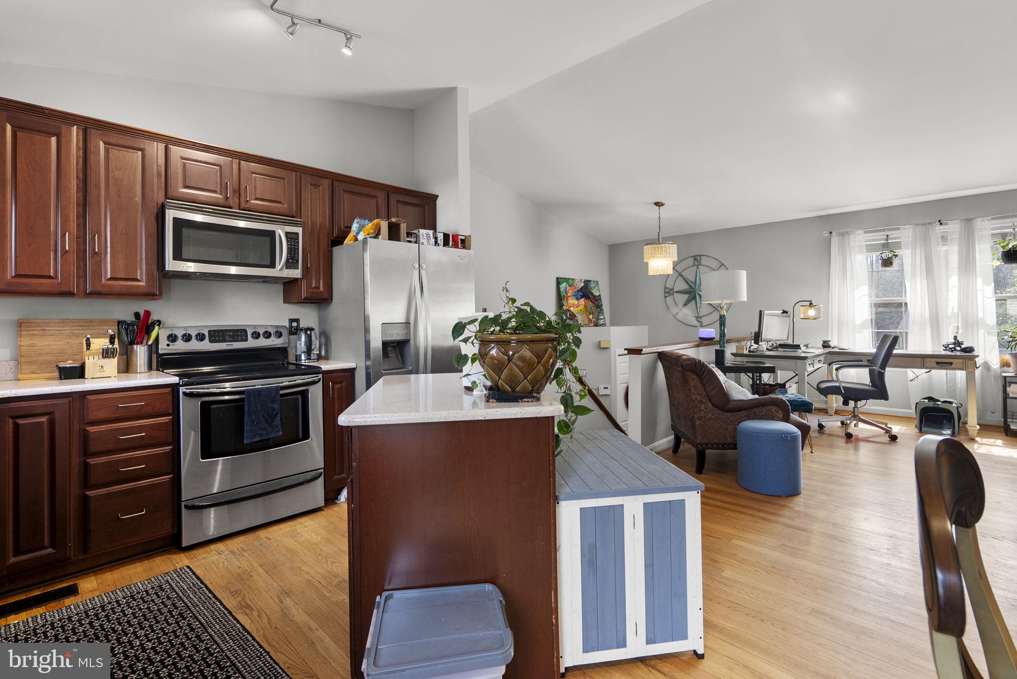 SUNRISE BEACH - Residential