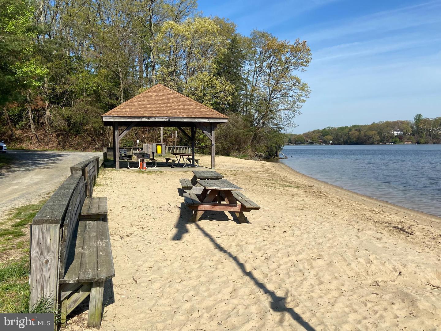 SUNRISE BEACH - Residential