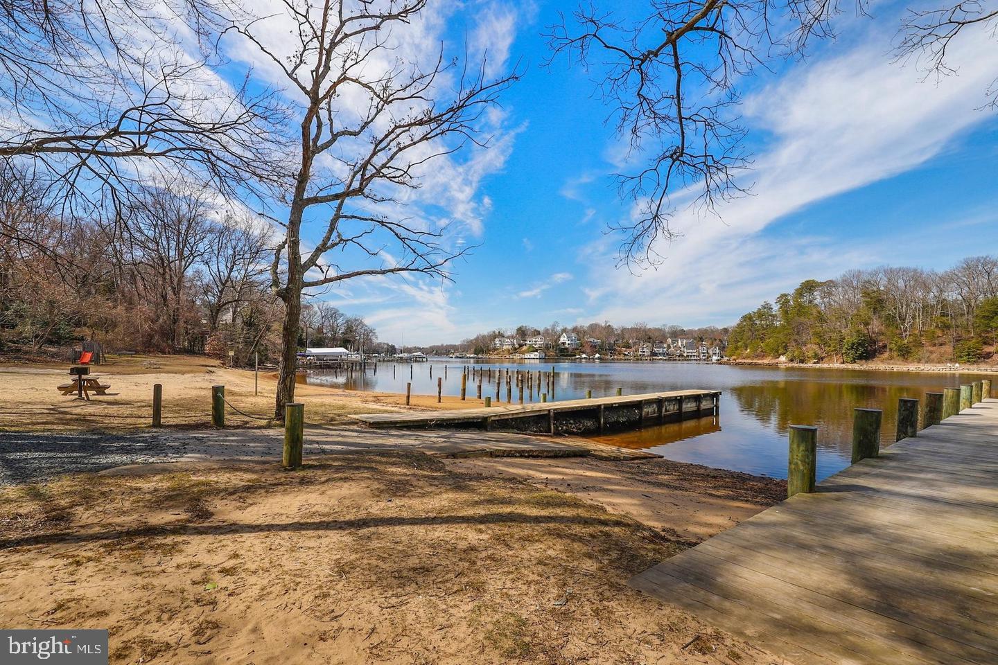 SUNRISE BEACH - Residential
