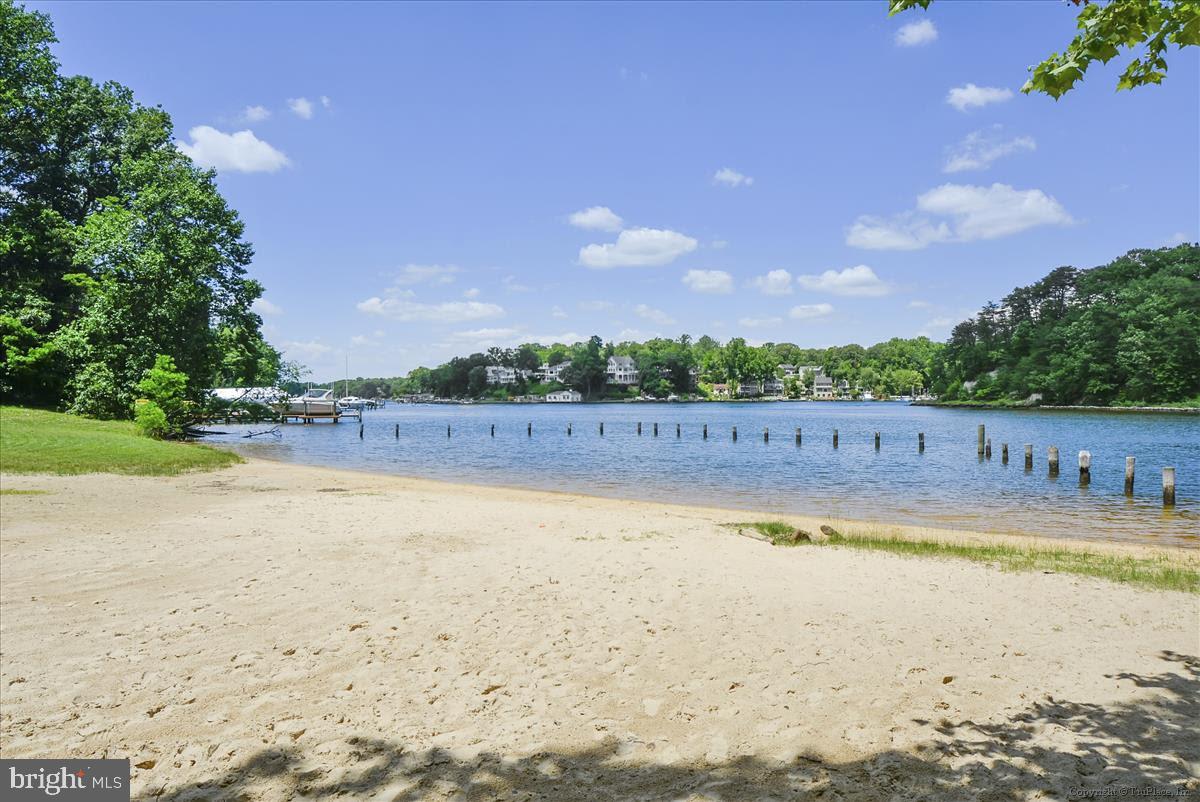 SUNRISE BEACH - Residential