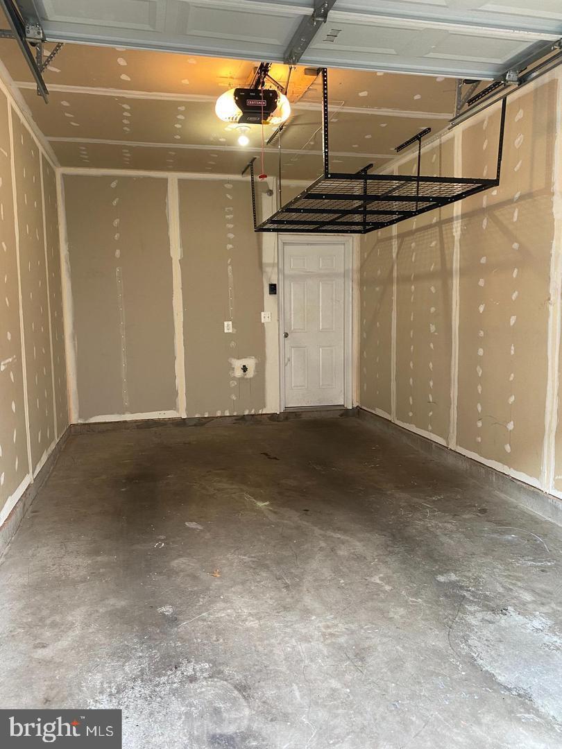 LEE SQUARE - Residential Lease