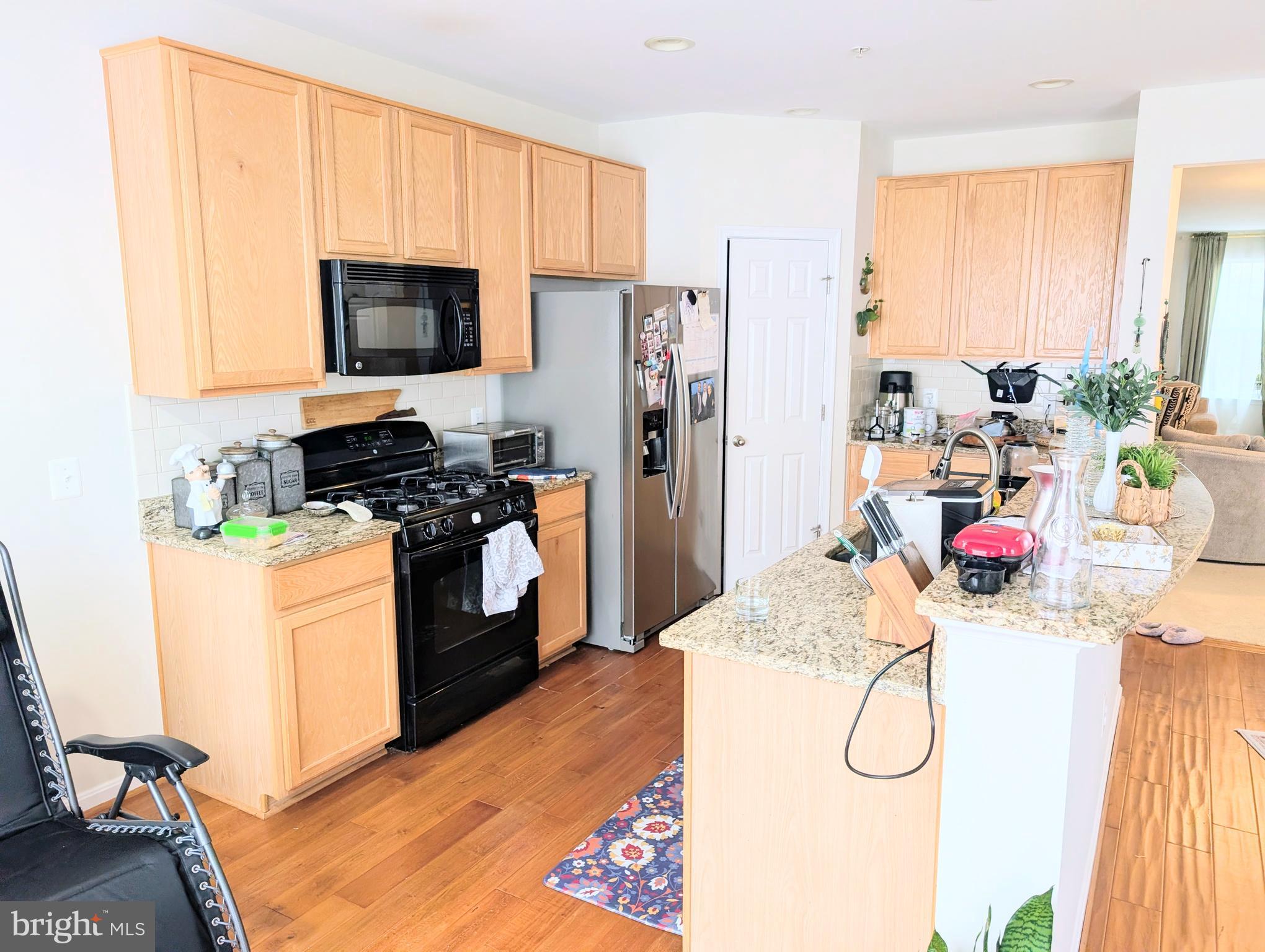 LEE SQUARE - Residential Lease