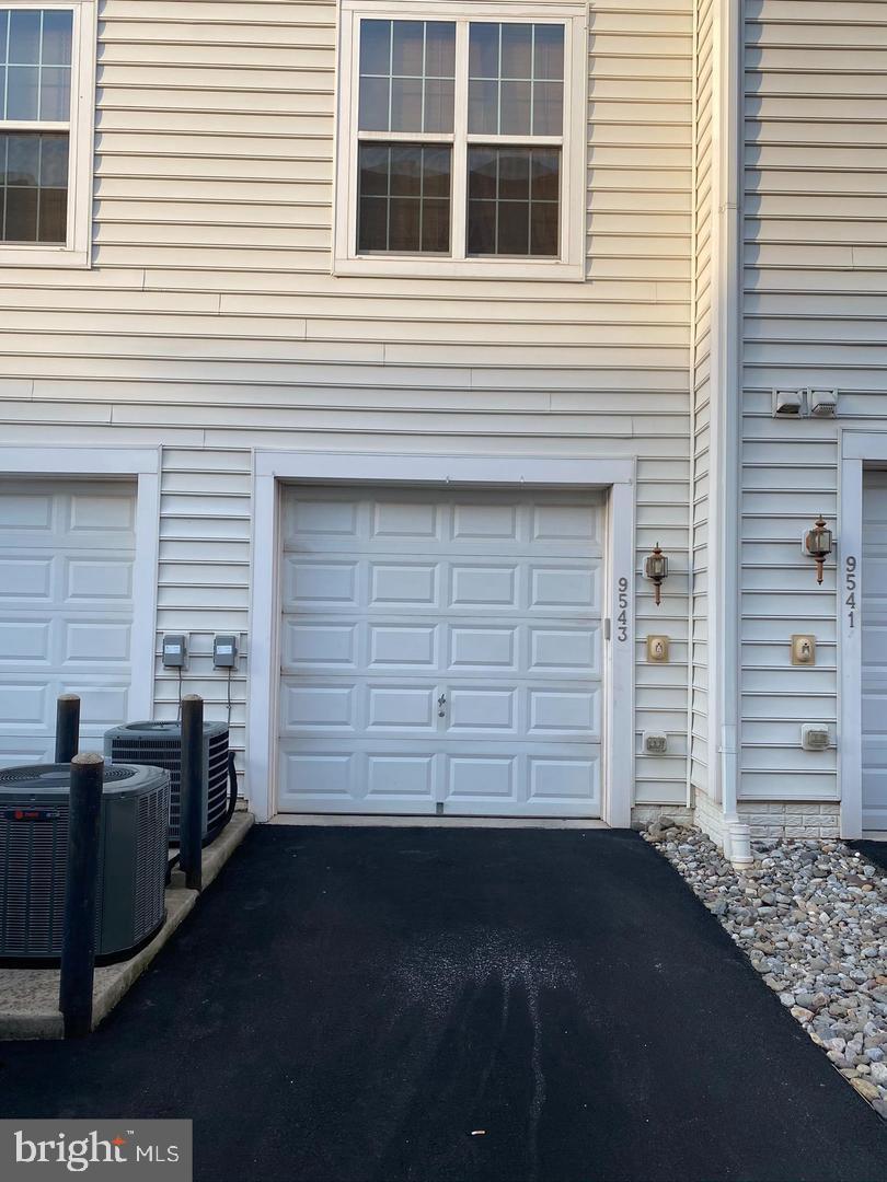 LEE SQUARE - Residential Lease