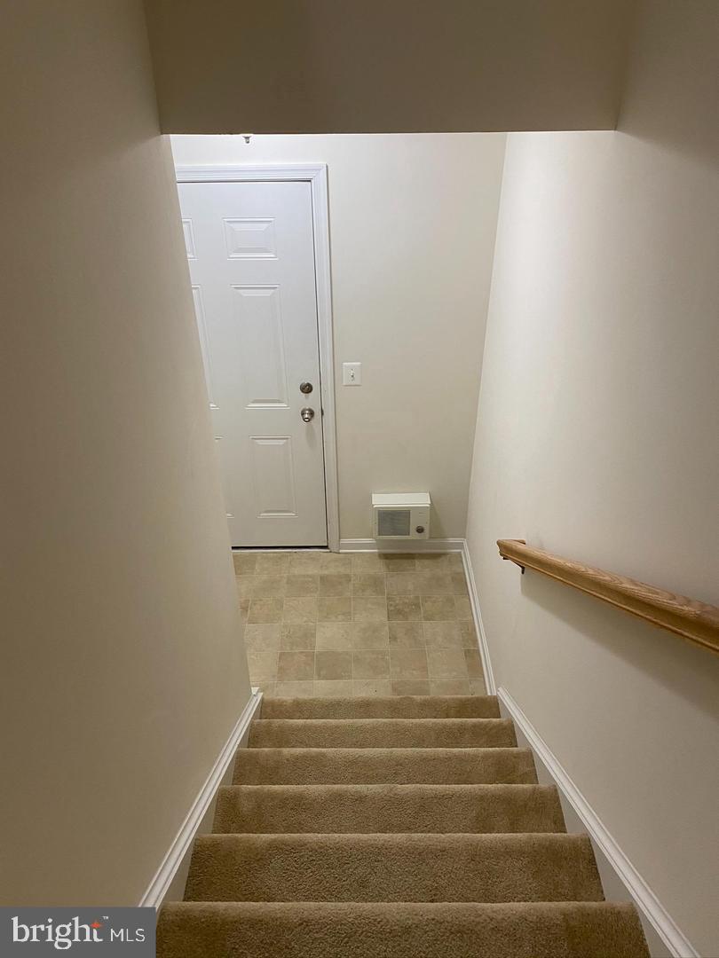 LEE SQUARE - Residential Lease