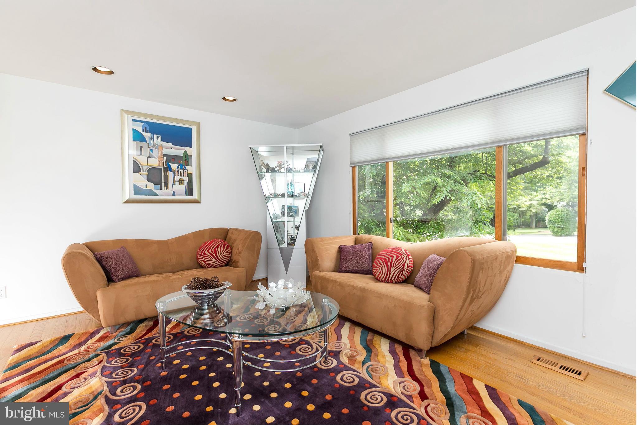 AUTUMN WINDS - Residential